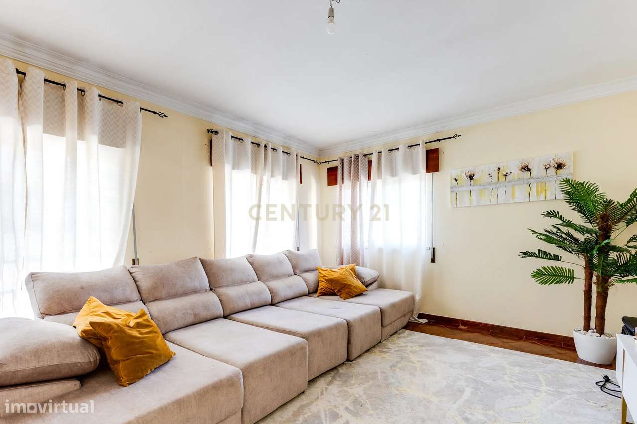 Moradia T5 com Jardim e Vista para o Rio em Venda de São José, Alberga-34