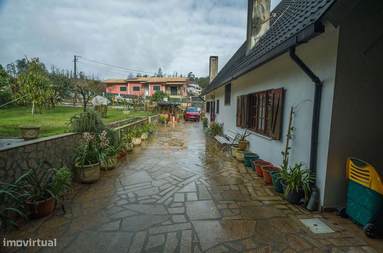Moradia T4 de Arquitetura Francesa em Serém – Macinhata de Vouga-28