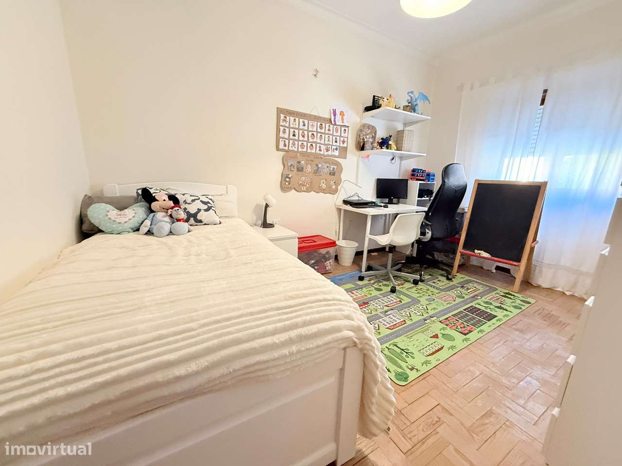 Moradia T3 | Box 2 Carros | Jardim | Exclusivo-11