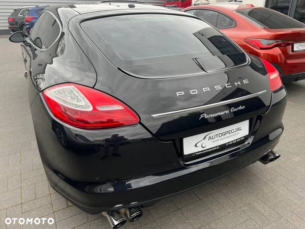 Porsche Panamera Turbo PDK - 4