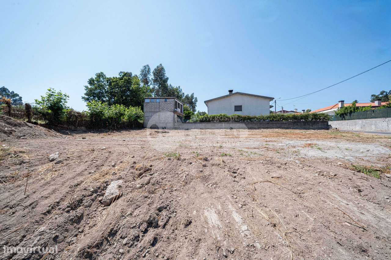 Moradia T3 Térrea com Piscina em Vila Verde-18