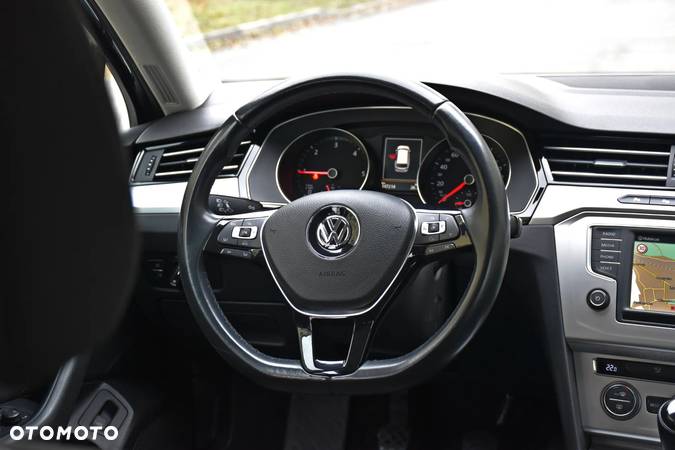 Volkswagen Passat 2.0 TDI BMT Comfortline - 14