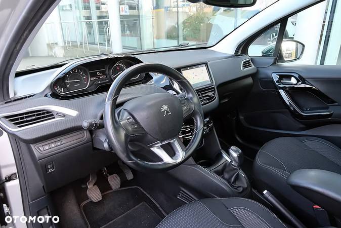 Peugeot 208 1.2 PureTech Allure S&S - 8