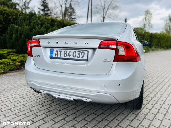 Volvo S60 D3 Geartronic R-Design - 22