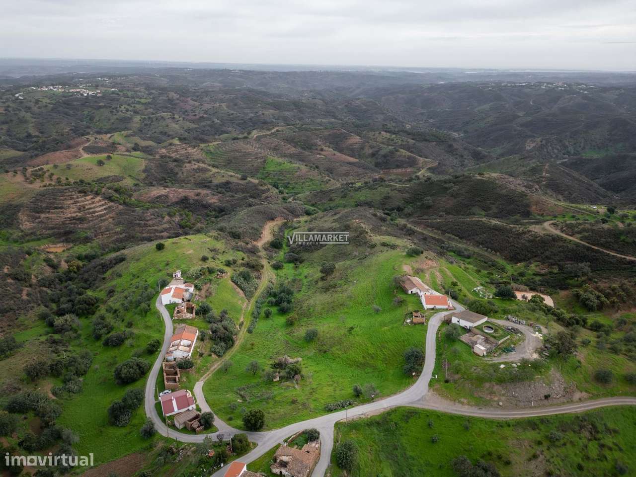2 Terrenos rústicos com 10586 m2 situado no Lugar de Magoito (Odeleite-8