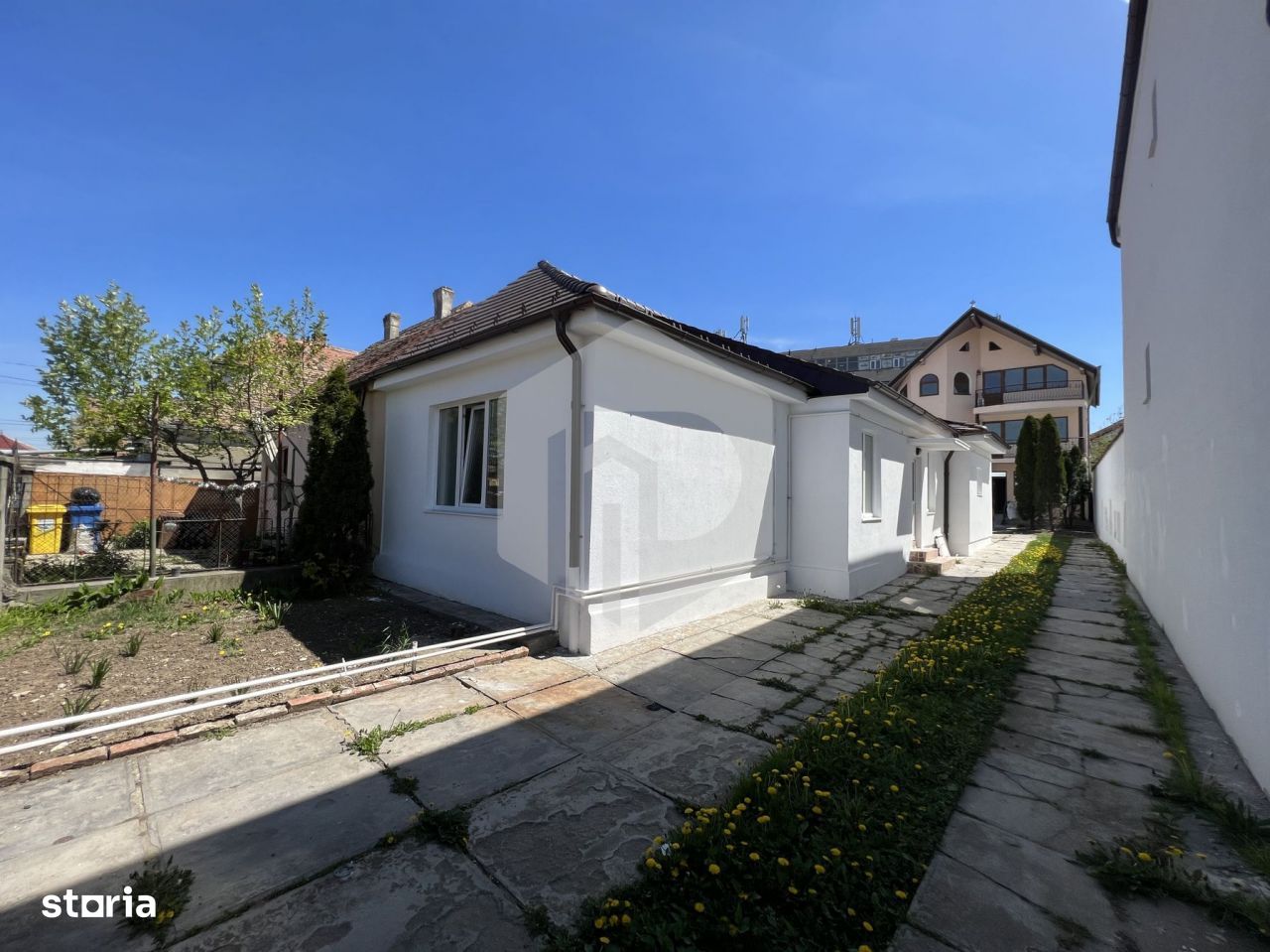 Casa de inchiriat renovata- Zona Moldoveanu- 400 mp