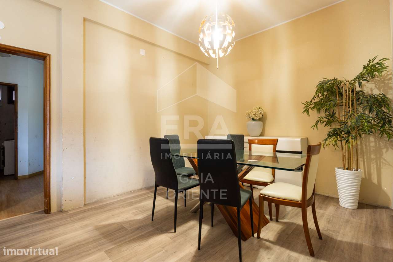 Moradia Isolada T5 com Terreno na N1-12