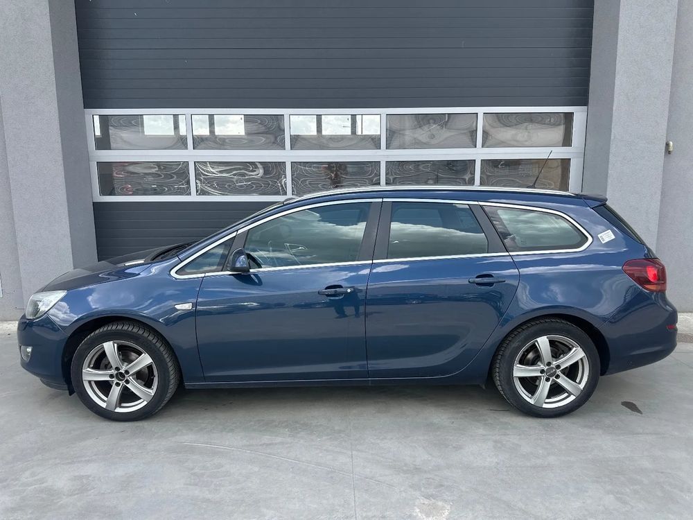 Opel Astra J 1.4 Turbo Cosmo 2011
