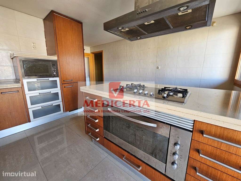 Odivelas - Olival Basto T5 (220m²) + Box - Grande imagem: 2/39