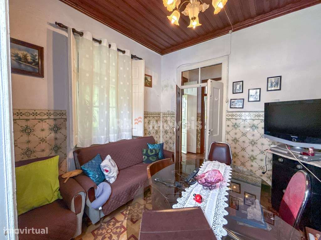 Moradia T4 de 2 pisos com logradouro, na zona norte do Entroncamento - Grande imagem: 3/60