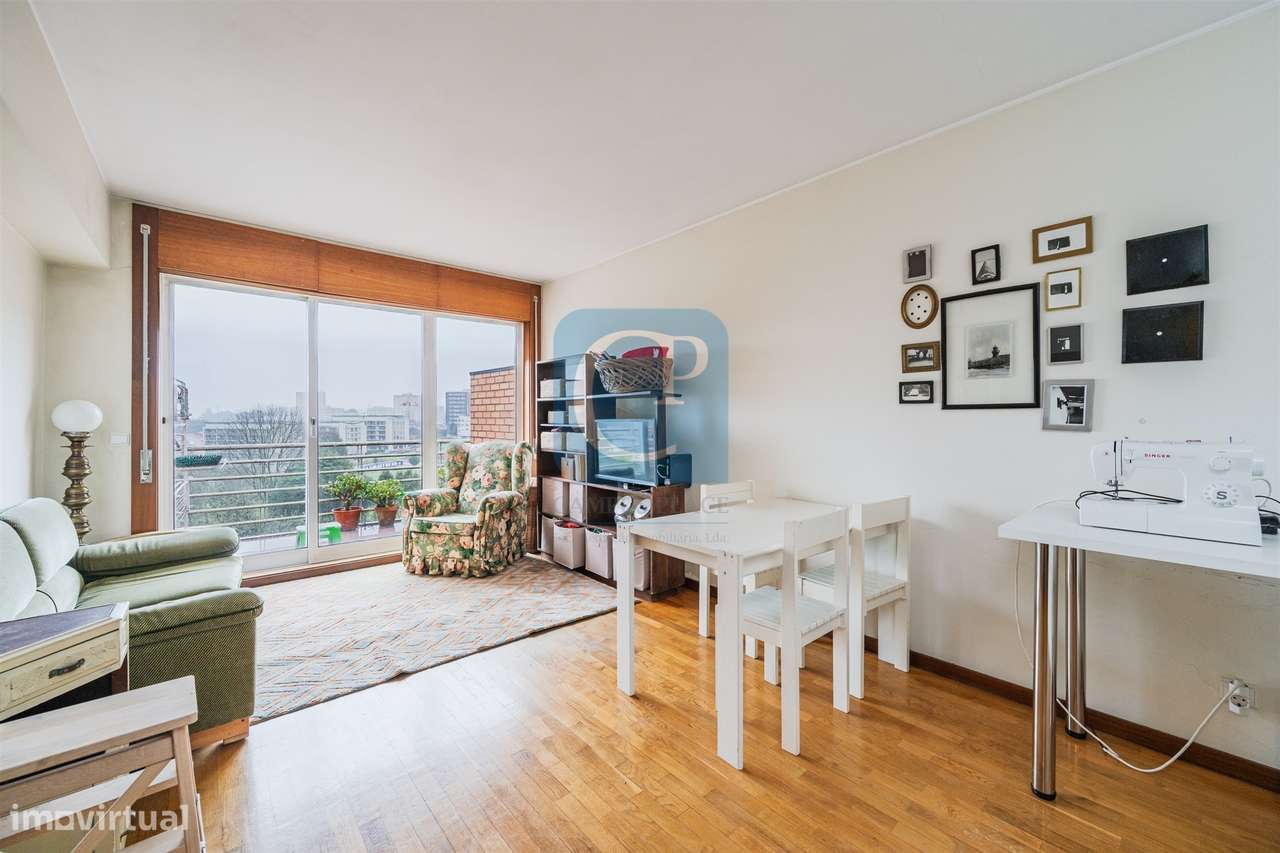 Apartamento T1, junto ao Hospital de São João - Grande imagem: 2/20