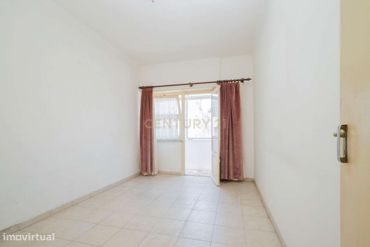 Oportunidade Investimento - Apartamento T2 | Mercês | Algueirão Mem Ma-12