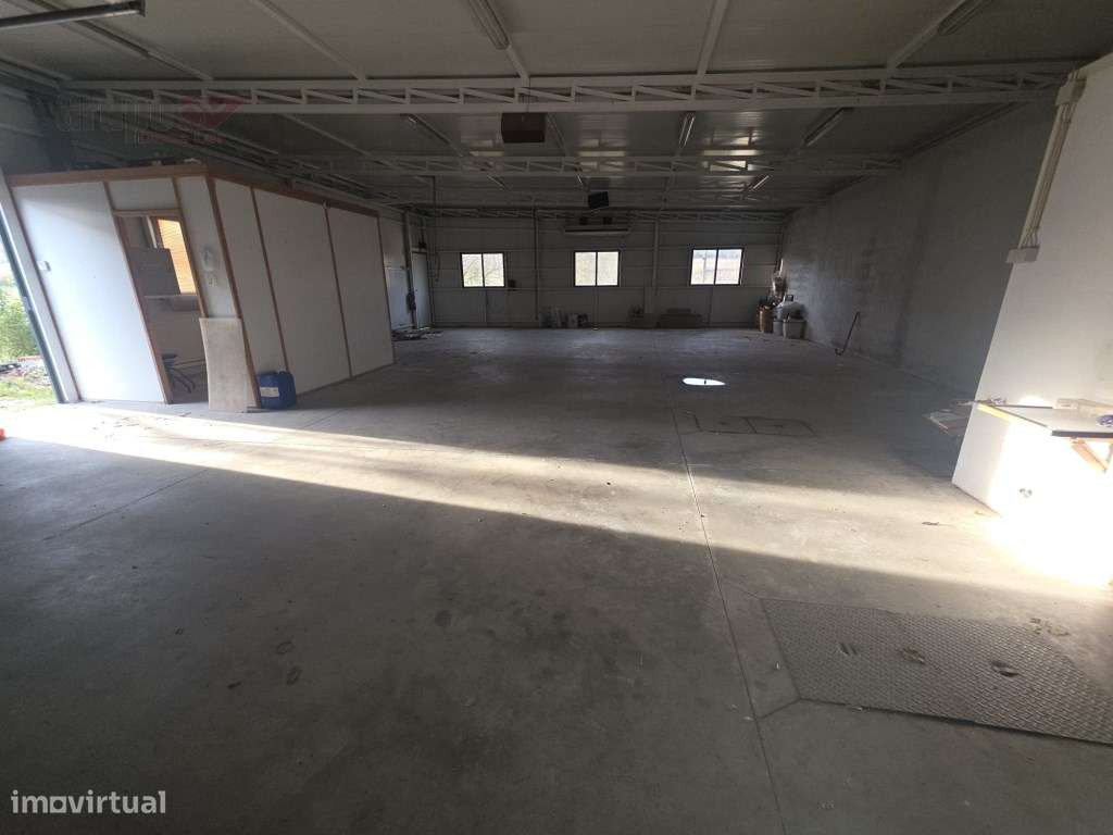 Moradia T3 com Armazém de 300m² - O Equilíbrio Perfeito entre Habit...-22