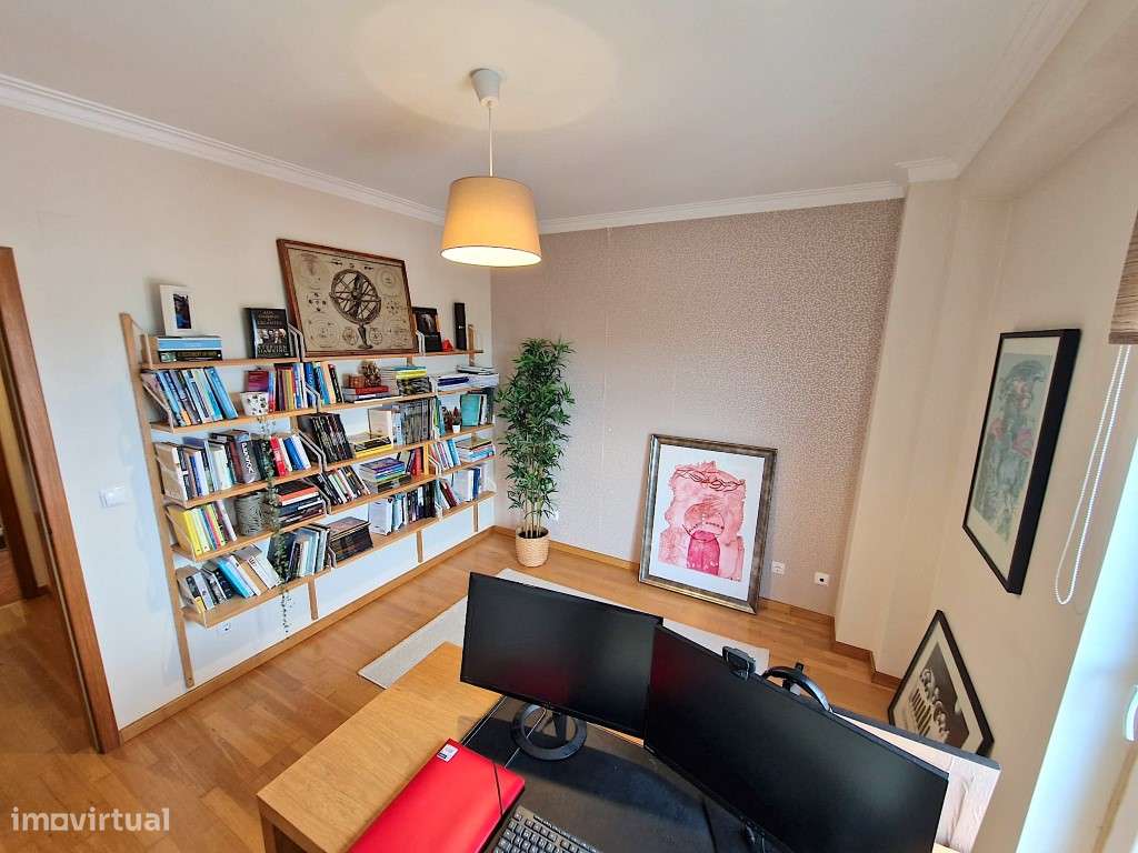 Apartamento T3 em Sesimbra com boas áreas-34