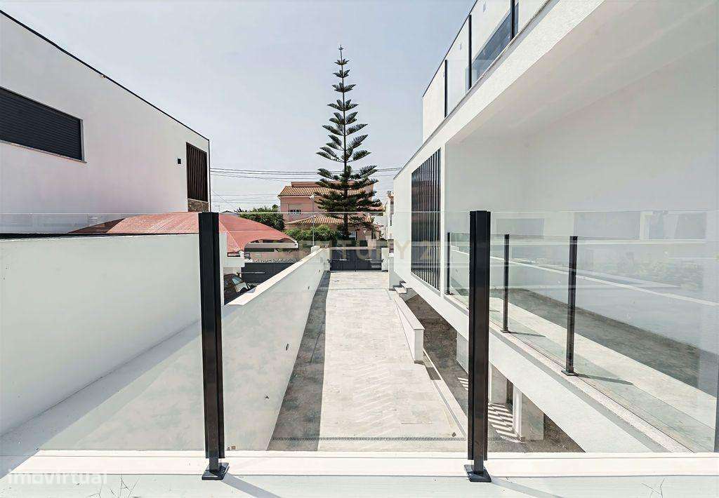 Moradia T4+1 de Luxo - Sobreda - Charneca de Caparica-35