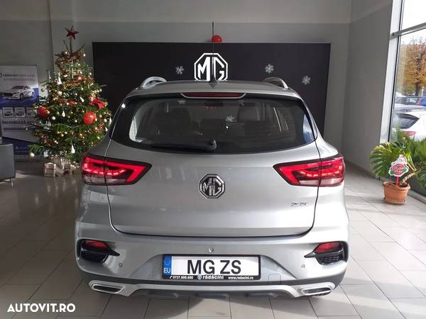 MG ZS - 4