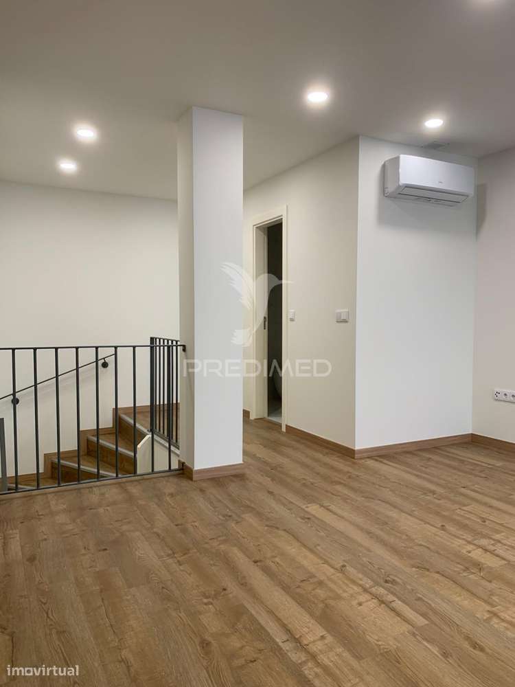 Apartamento T2 no Coração do Porto – Totalmente Remodelado - Grande imagem: 4/17