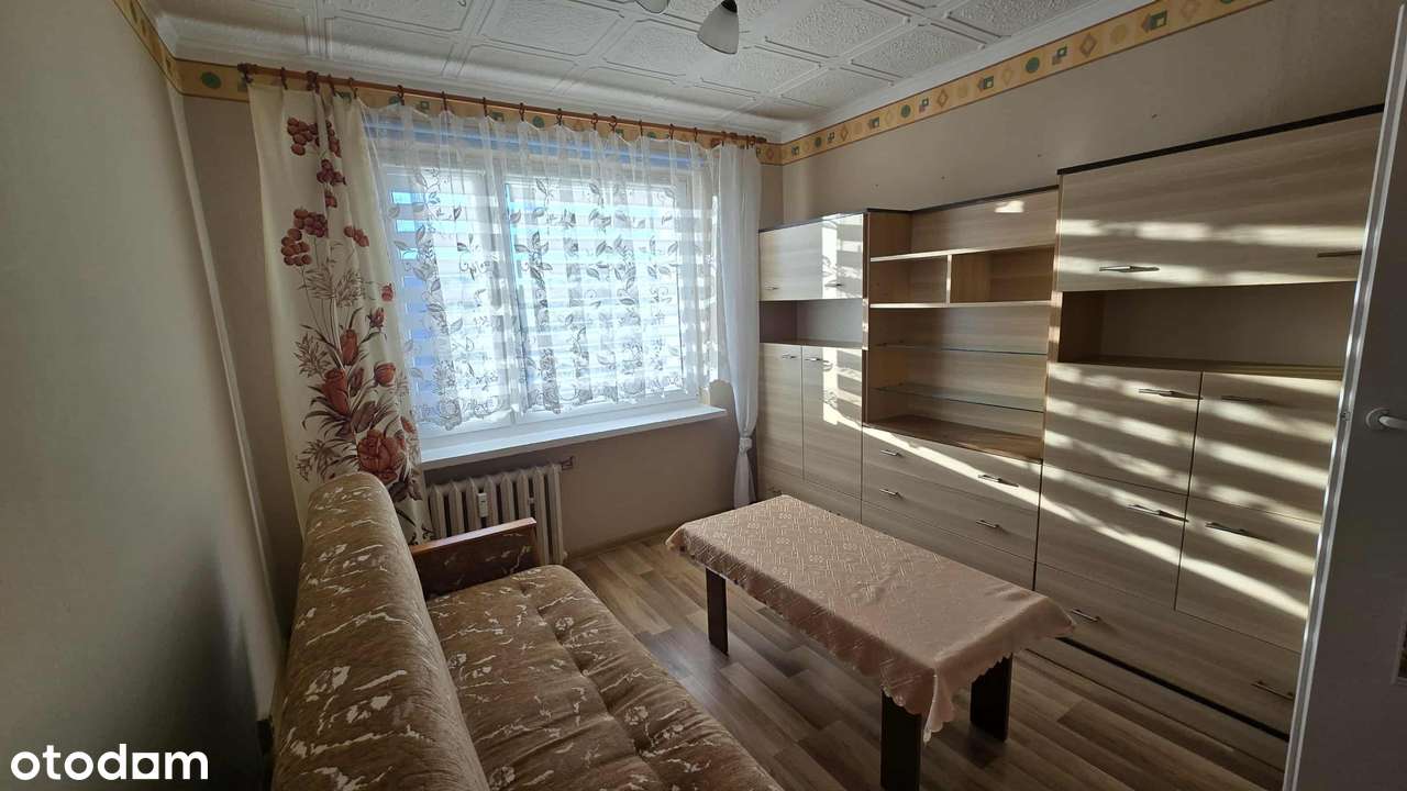 Duże mieszkanie typu M-5 w bloku na Osiedlu Górny Bór w Skoczowie.-4