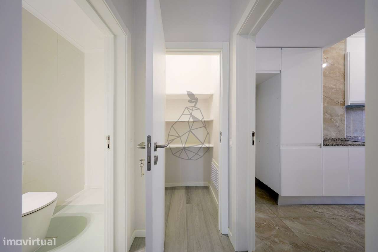 T3 central totalmente remodelado, com 2 casas de banho em Portimão-12