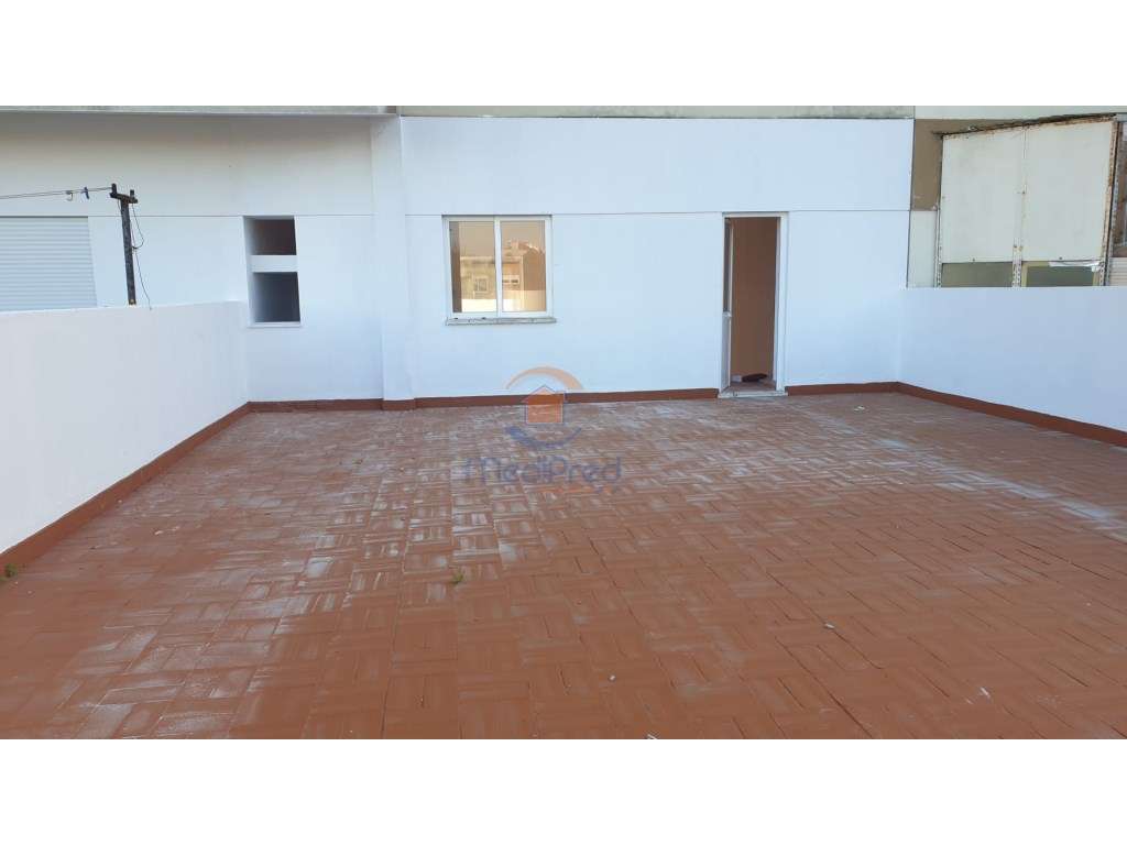 Loja Comercial com Terraço no Barreiro - Grande imagem: 3/12