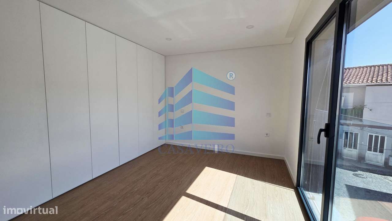 Apartamento T2 Duplex com terraço  centro de Esgueira-10