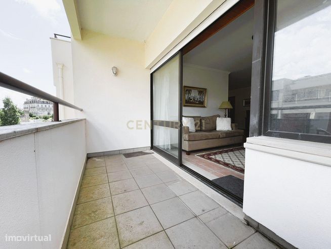 Apartamento T3 com garagem dupla junto ao Palácio Sotto Mayor – Figuei-15