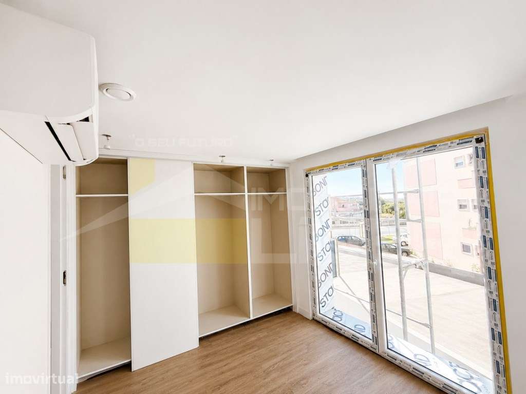 Luxuoso apartamento T3, no Centro de Lourinhã, Atalaia.-8