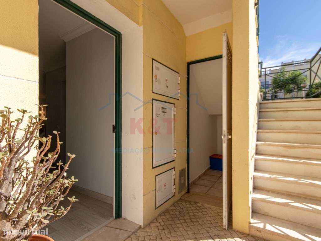 T3 renovado nos Jardins da Bemposta-27