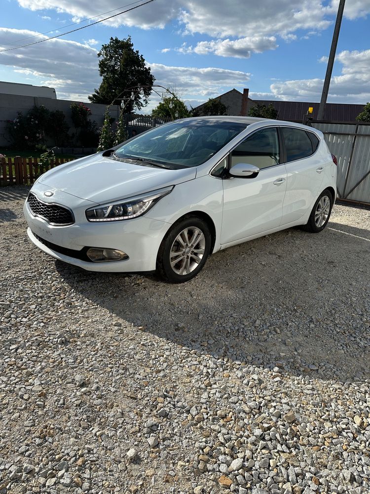 Kia Ceed II (2012-) 2013