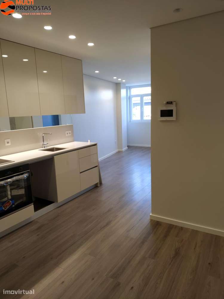 T1 EQUIPADO - R D. Pedro V (S. Vitor) - Grande imagem: 4/24