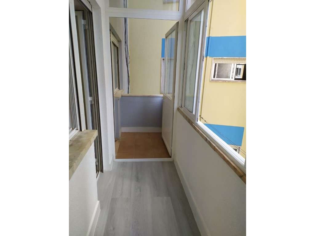 T1 totalmente remodelado na Amadora - Centro-10