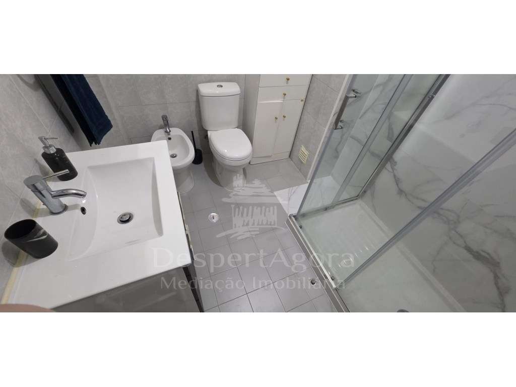 Excelente investimento T3+T2 no centro do Entroncamento-6