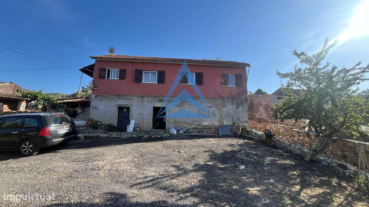 Moradia T3 com enorme potencial e vista panorâmica sobre a serra –...-34
