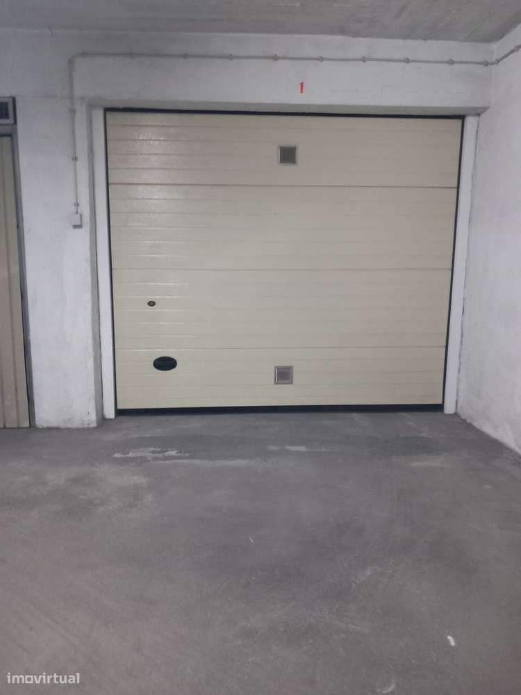 Garagem / Box (Arrendar) - Centro do Barreiro - Grande imagem: 3/4