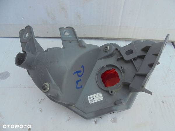 LAMPA LAMPKA PRZECIWMGIELNA COFANIA TYL TYLNA TOYOTA RAV4 RAV 4 RAV-4 15- - 4