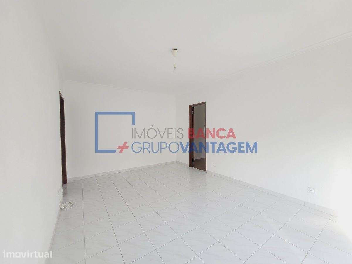 APARTAMENTO T2 - 63m2 - Monte Abraão - Grande imagem: 2/18