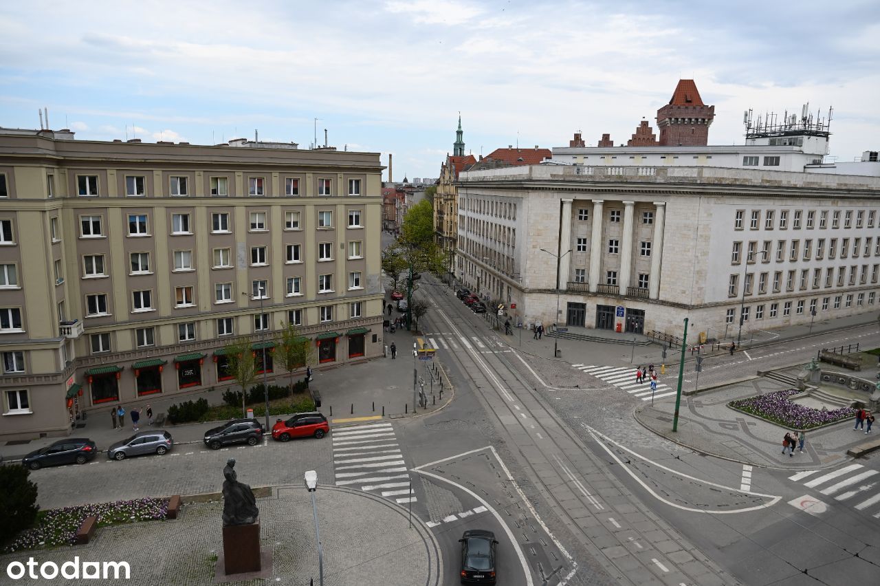 DUŻE 3 pokoje (64,3 m2) w ścisłym centrum Poznania