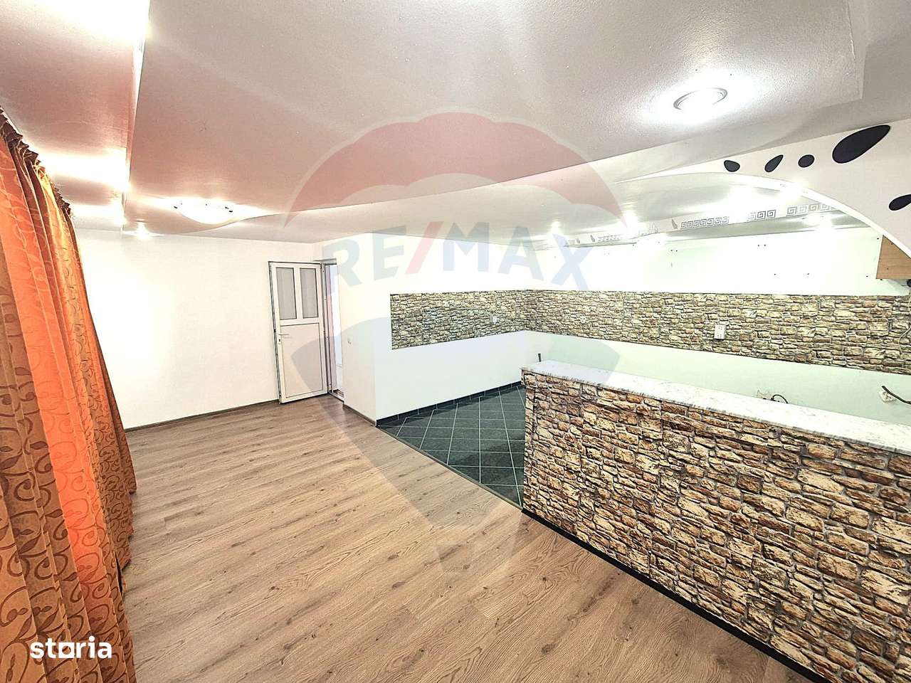 Casă / Vilă de vanzare in Serbanesti-8