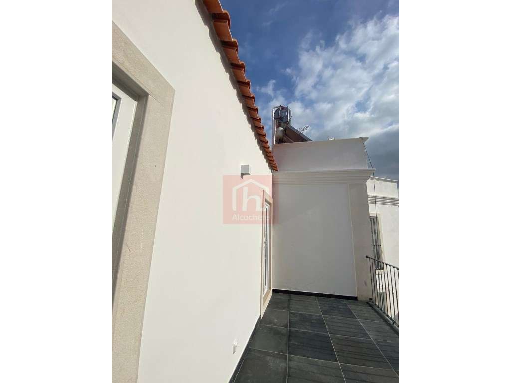 Apartamento duplex T2+2 com terraço no centro histórico Alcochete-14