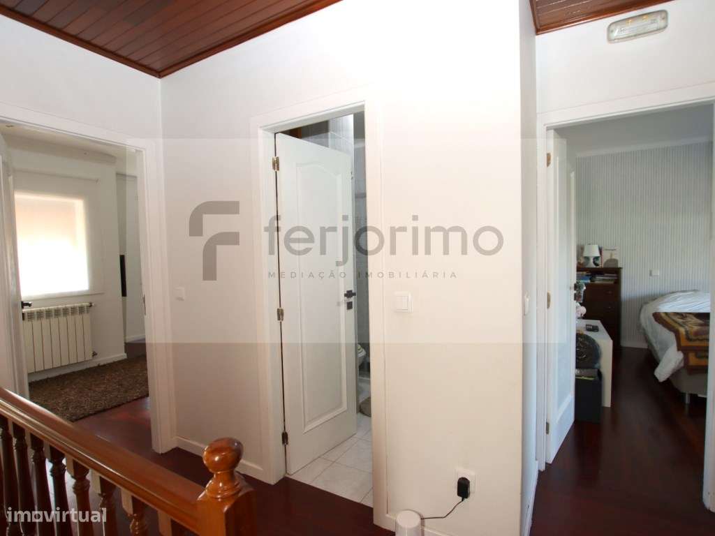 Moradia Geminada T3 com Vista Deslumbrante sobre Guimarães-40