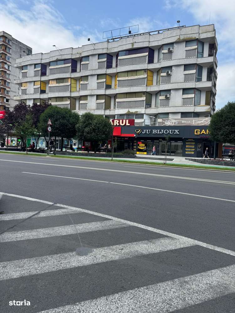 Vand Spatiu Comercial  Bacau , S + P + 1 +4 - Imagine principală: 4/8