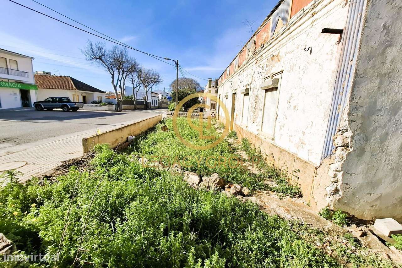 Prédio Misto em Tunes com elevado índice construtivo - Grande imagem: 4/32