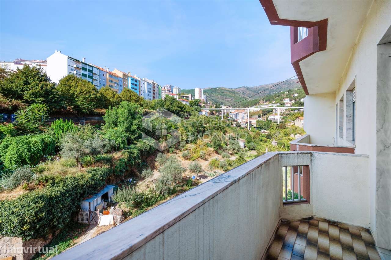 Apartamento T4 para VENDA na Calçada das Poldras, zona baixa da Covilh-18