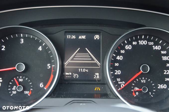 Volkswagen Passat Variant 2.0 TDI SCR DSG Highline - 25