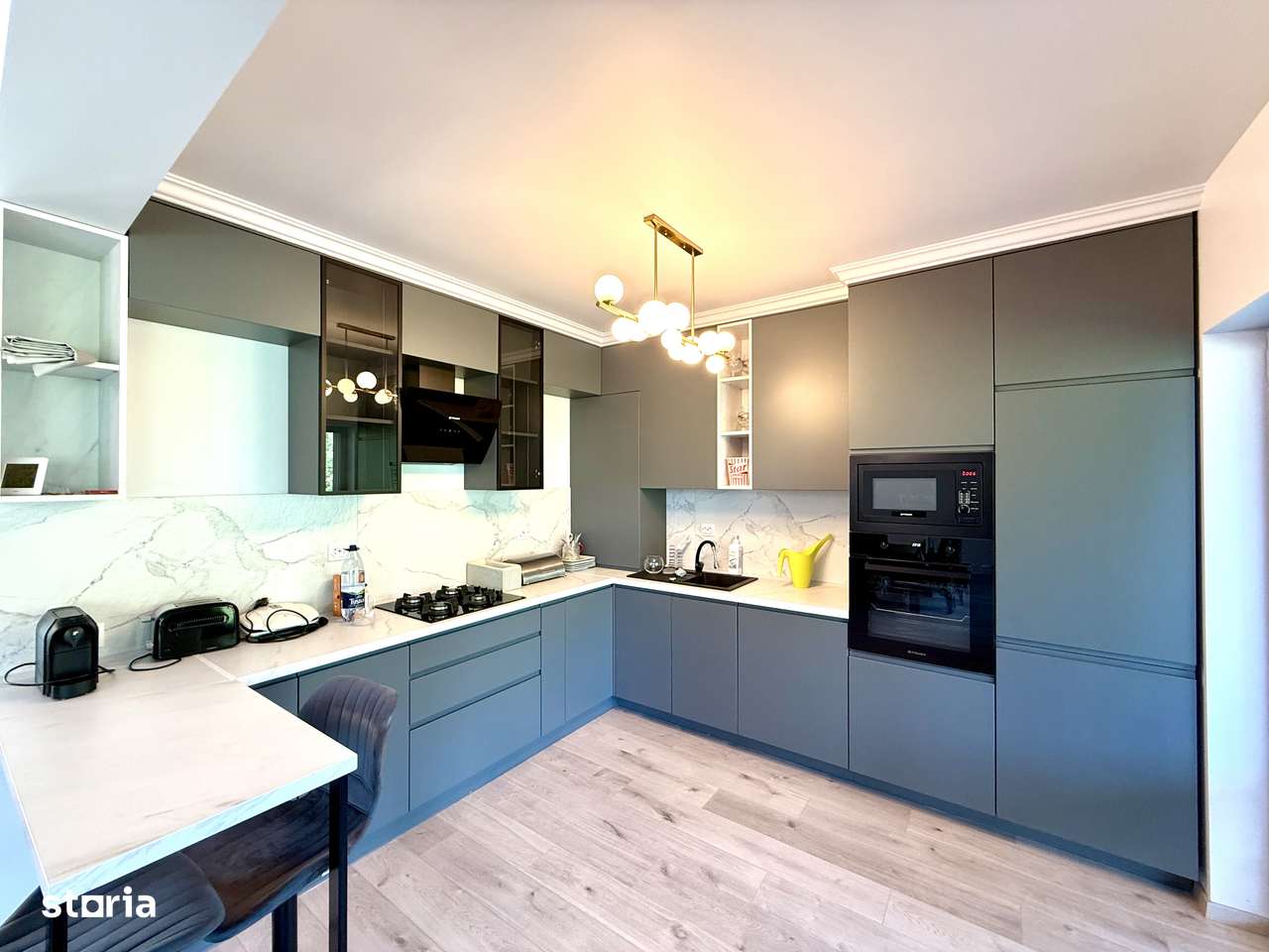 Casă modernă cu garaj mobilată și utilată la 2 minute de Primărie - Imagine principală: 5/20