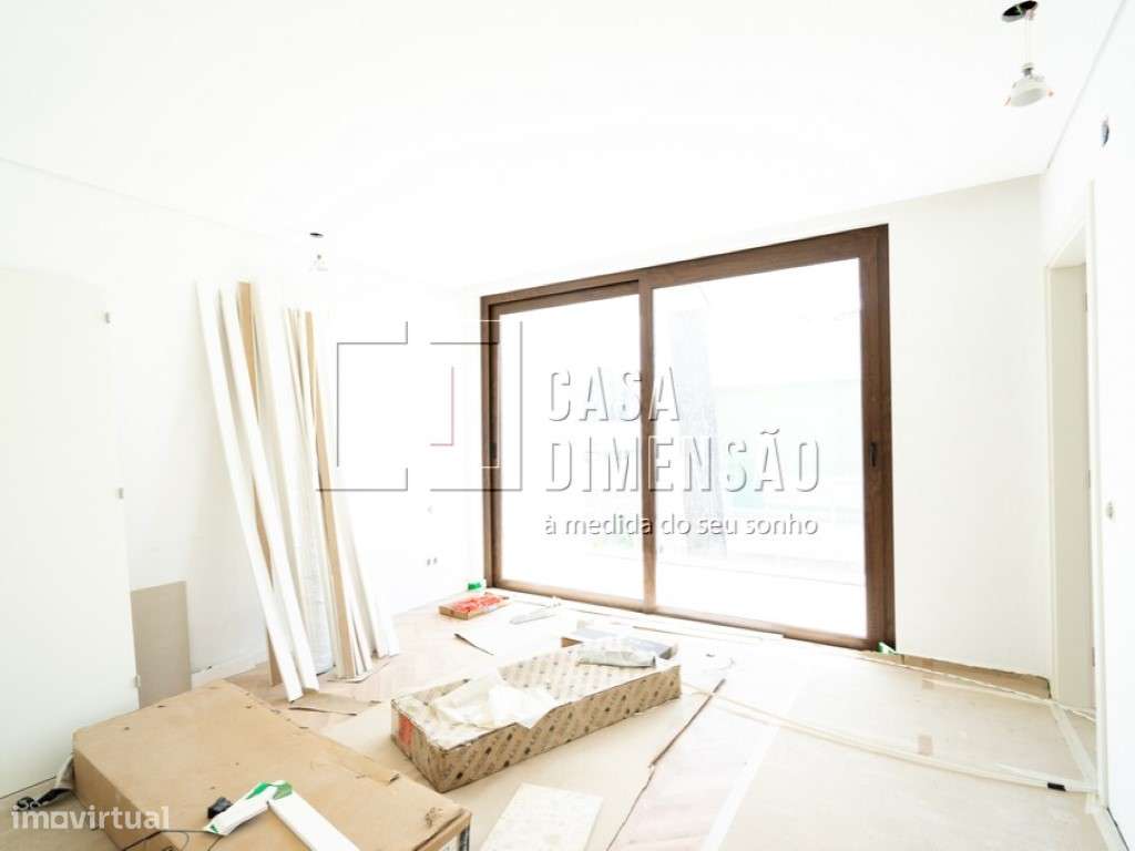 Moradia isolada de tipologia T3 na melhor zona da Aroeira, com Pisc...-15