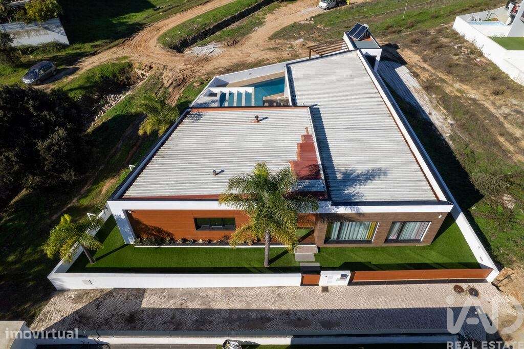 Moradia térrea T6 em Gâmbia-Pontes-Alto da Guerra de 294 m2 - Grande imagem: 5/33