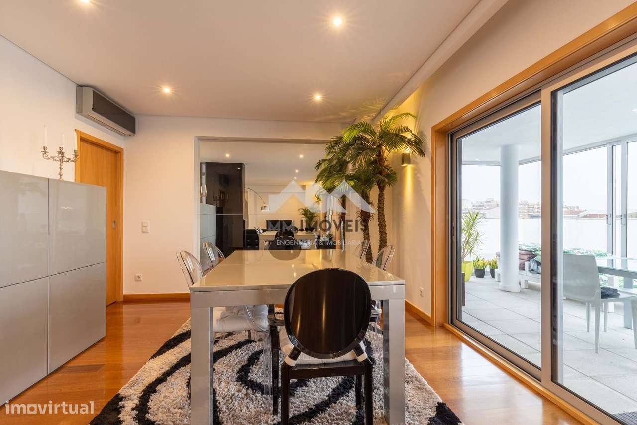 Penthouse T4 | 324m² | Terraço | 3 Frentes | Box 3 carros - Grande imagem: 4/48