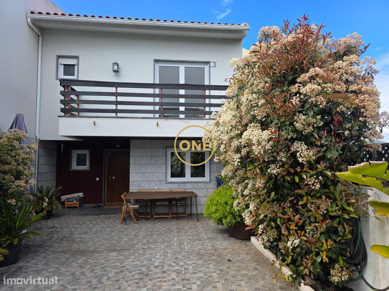 Moradia T4+2 , com garagem para 3 viaturas em condomínio - Grande imagem: 2/60