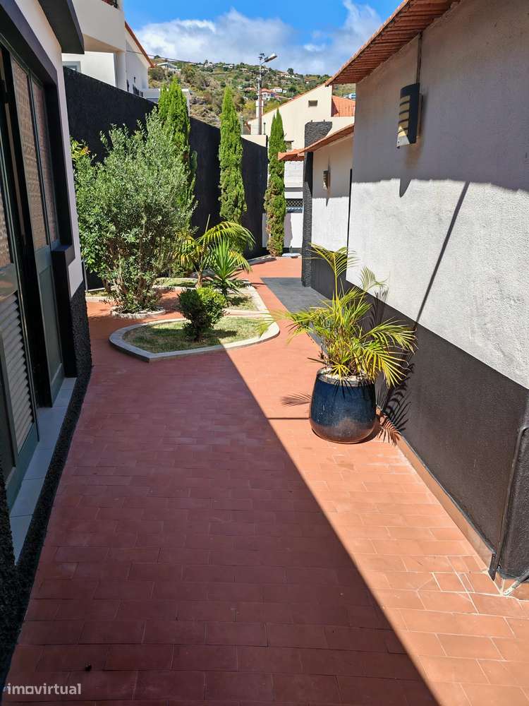 Vivenda Térrea com Vista Mar. O Seu Refúgio em Santa Cruz - Grande imagem: 5/21